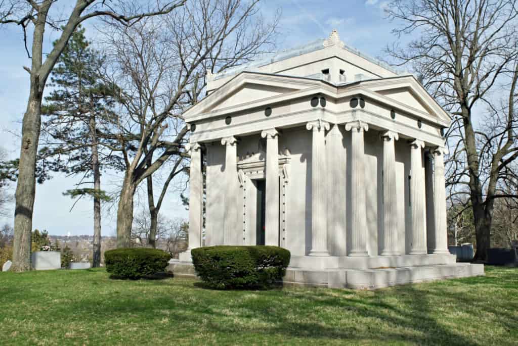 William Rockefeller Mausoleum | Classic Mausoleum Images and Info